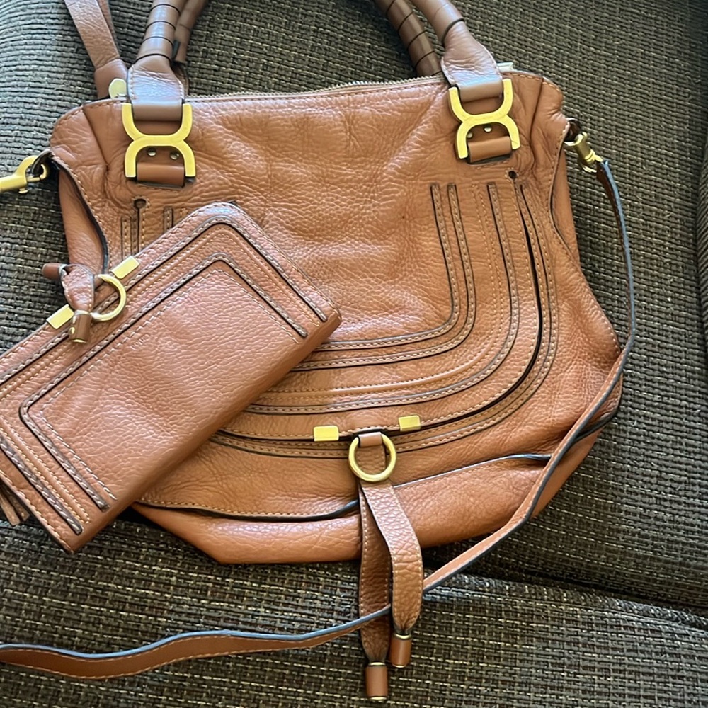 Chloe Tan Shoulder Bag with Saddle Shape and Gold Accents